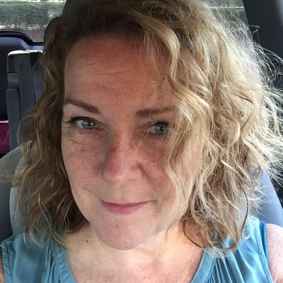 Meet your Posher, Denise - Picture 1 of 1